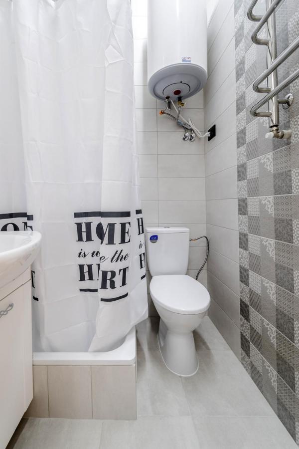 Modern Apartment In The Old City Lviv Eksteriør billede