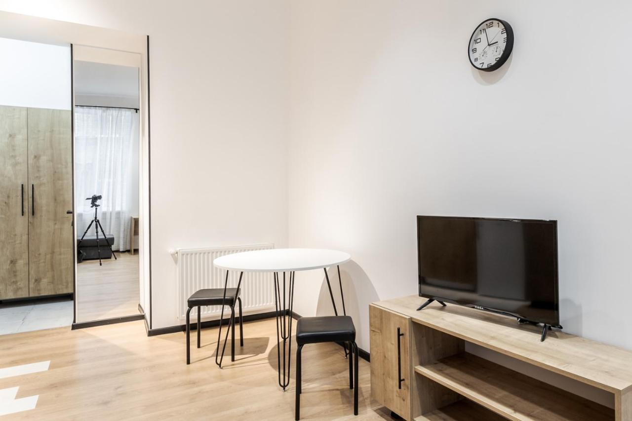 Modern Apartment In The Old City Lviv Eksteriør billede