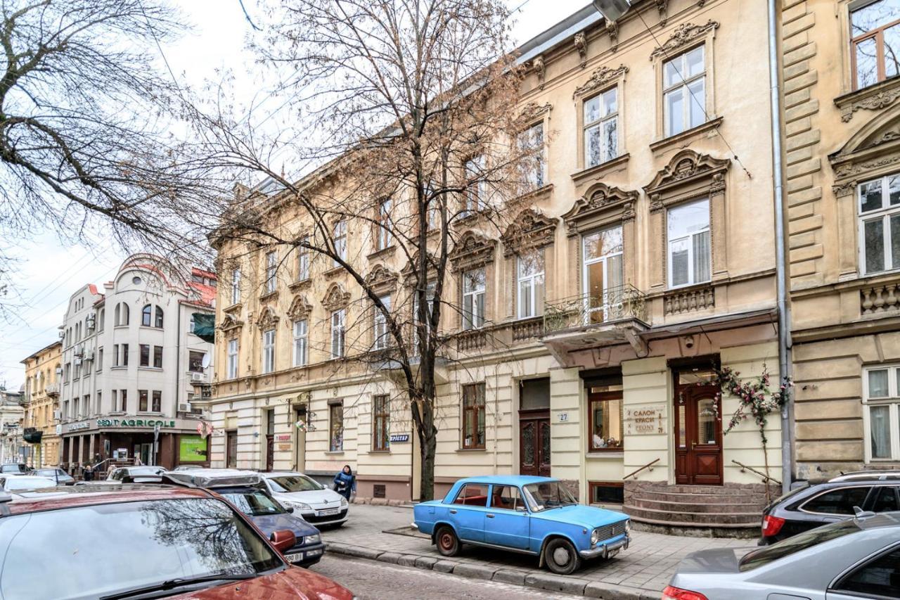Modern Apartment In The Old City Lviv Eksteriør billede